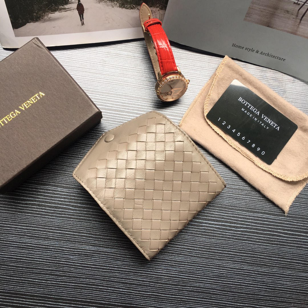 個性的なデザ 人気ブランドボッテガヴェネタ Bottega Veneta 実物の写真 N品スーパーコピー代引き対応国内発送後払い安全必ず届く優良サイト